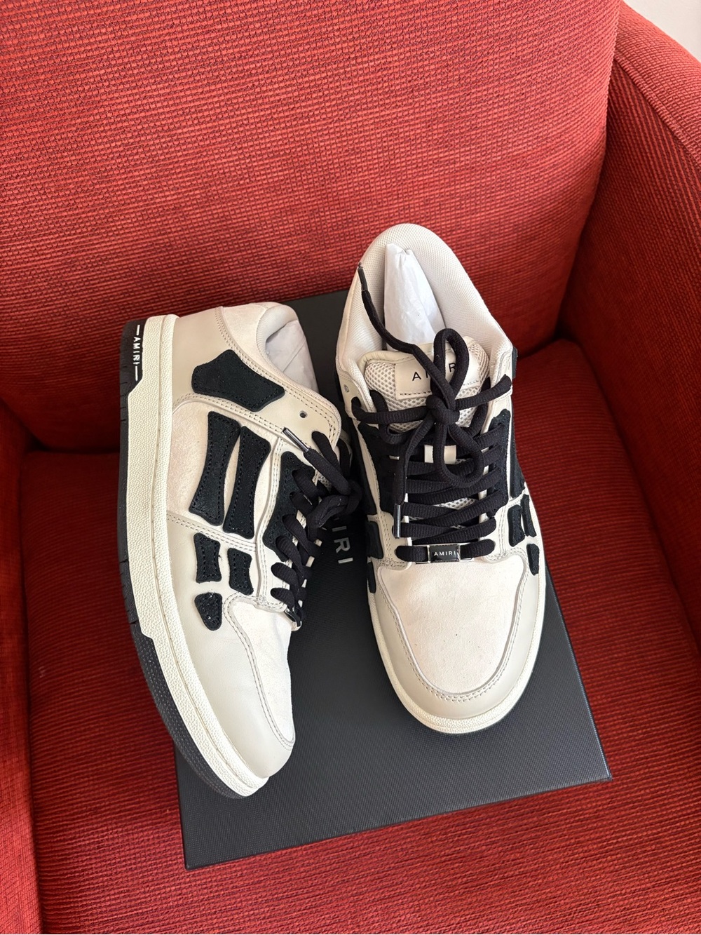 Ami Cream and Black Low-Top Sneakers